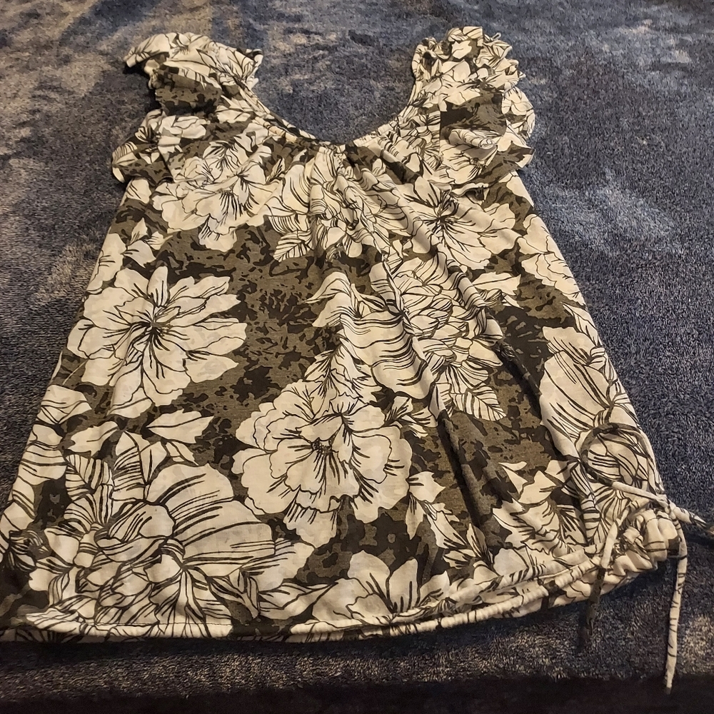 Woman's size M blouse